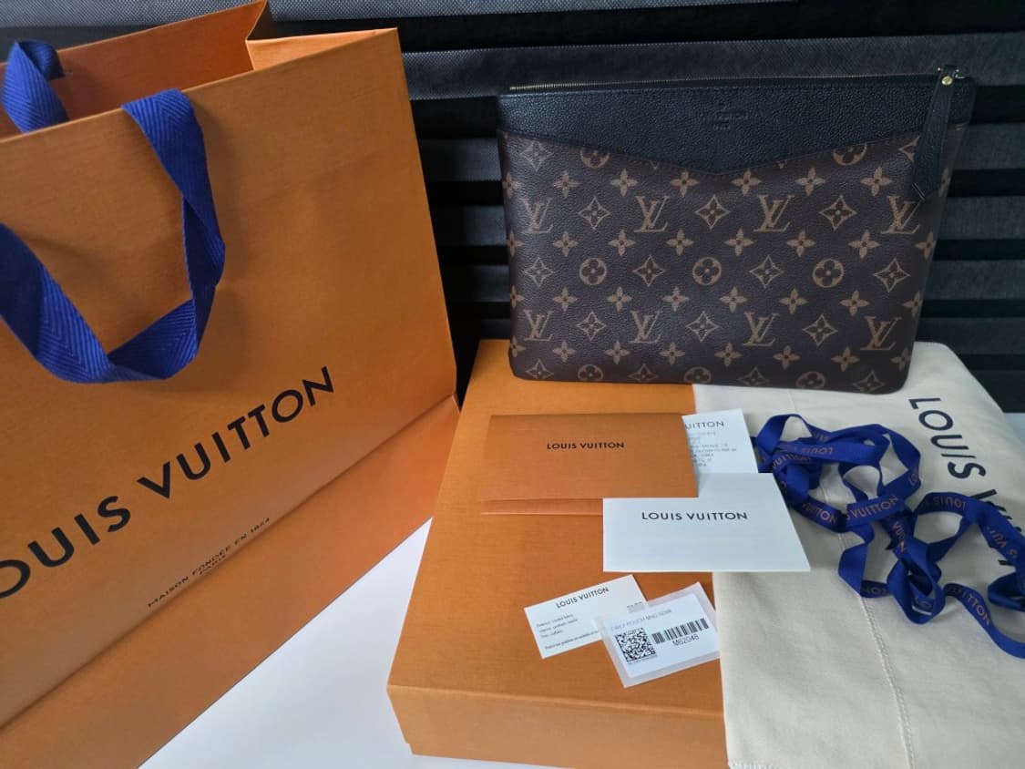 루이비통 데일리 모노그램 파우치백 (영수증 포함 풀구성 상태 최상) 상품이미지1