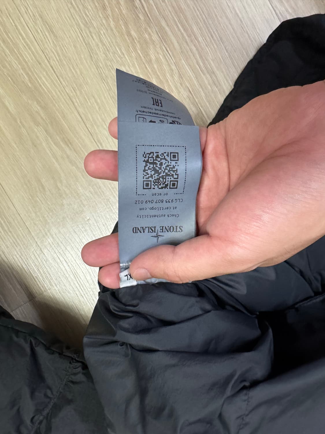 24FW XL 스톤아일랜드 크링클랩스 패딩 블랙 상품이미지4