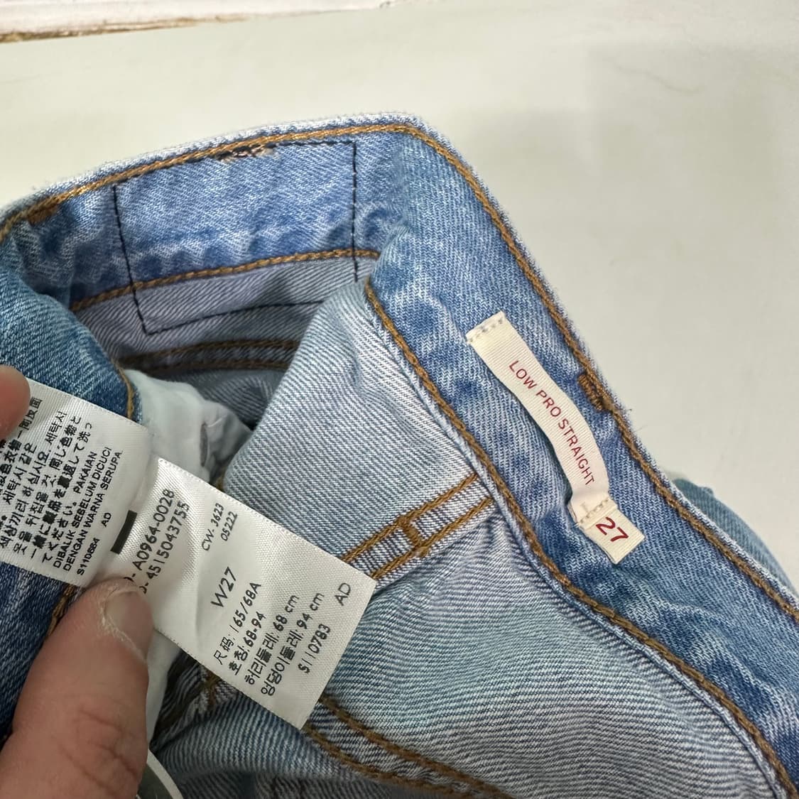 우먼M 27 리바이스 LOW PRO 스트레이트핏 연청워시드 데님팬츠 상품이미지4