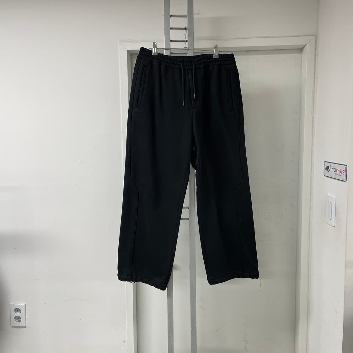 준지 로고 트레이닝 팬츠 블랙 46 상품이미지1