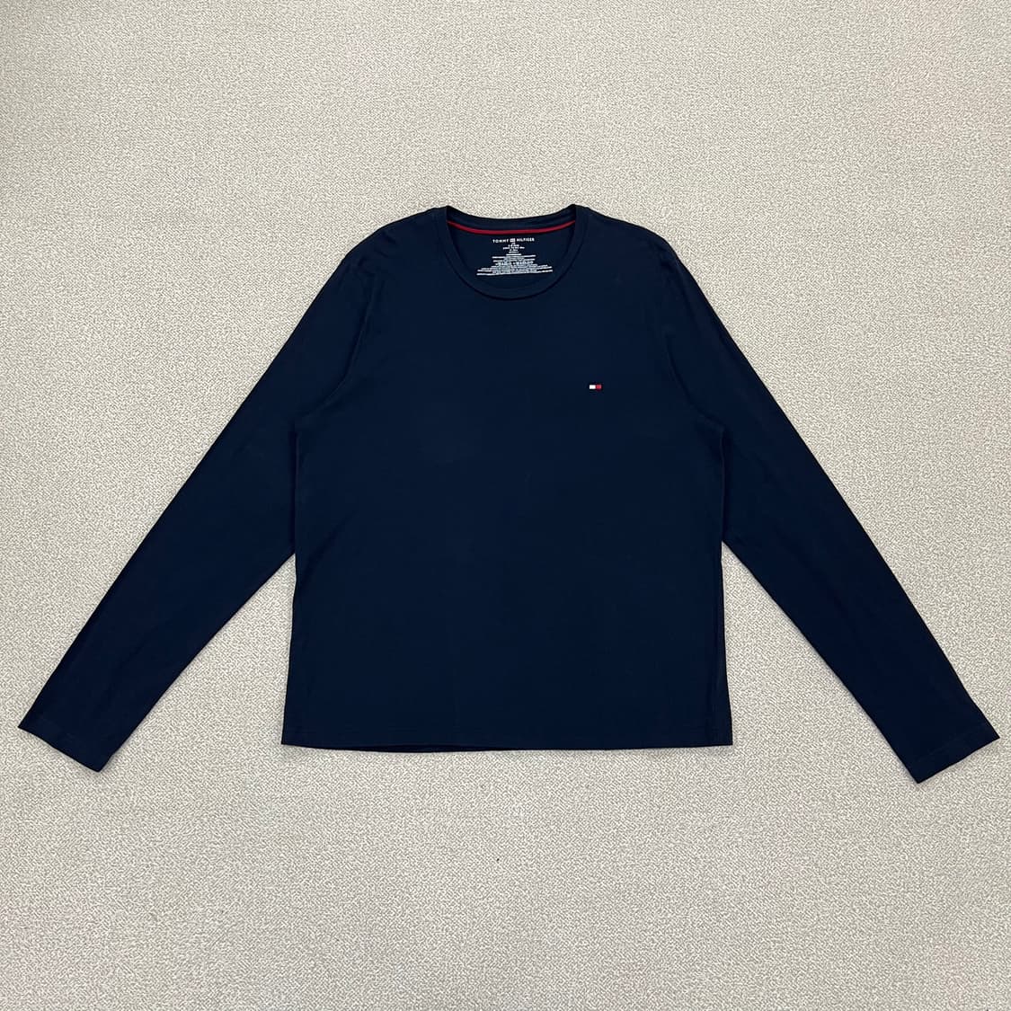 [L] 타미힐피거 스몰로고 롱슬리브 긴팔 티셔츠 네이비 4135 상품이미지2