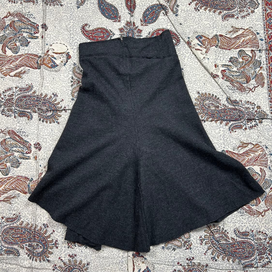 트랜짓 비대칭 드레이프 울 스커트  상품이미지5