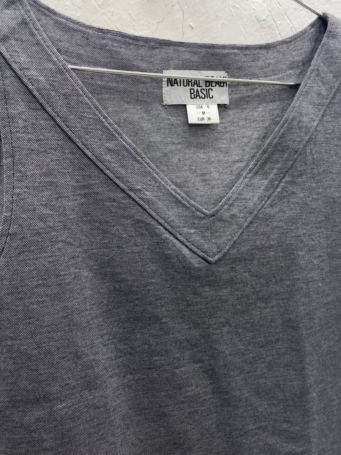 브이넥 슬리브리스 상품이미지2