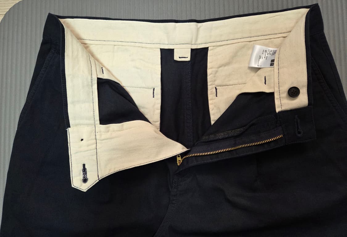 유니클로 jw앤더슨JWA원턱 와이드치노팬츠 82사이즈(31,32) 판매 상품이미지9