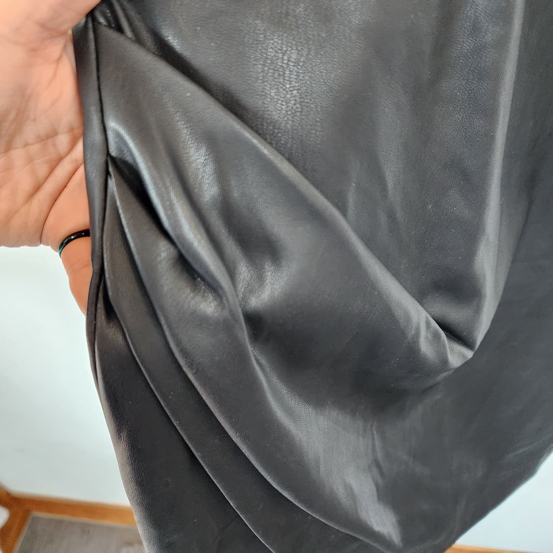 쥬시쥬디 블랙 레더 반팔 원피스 상품이미지5