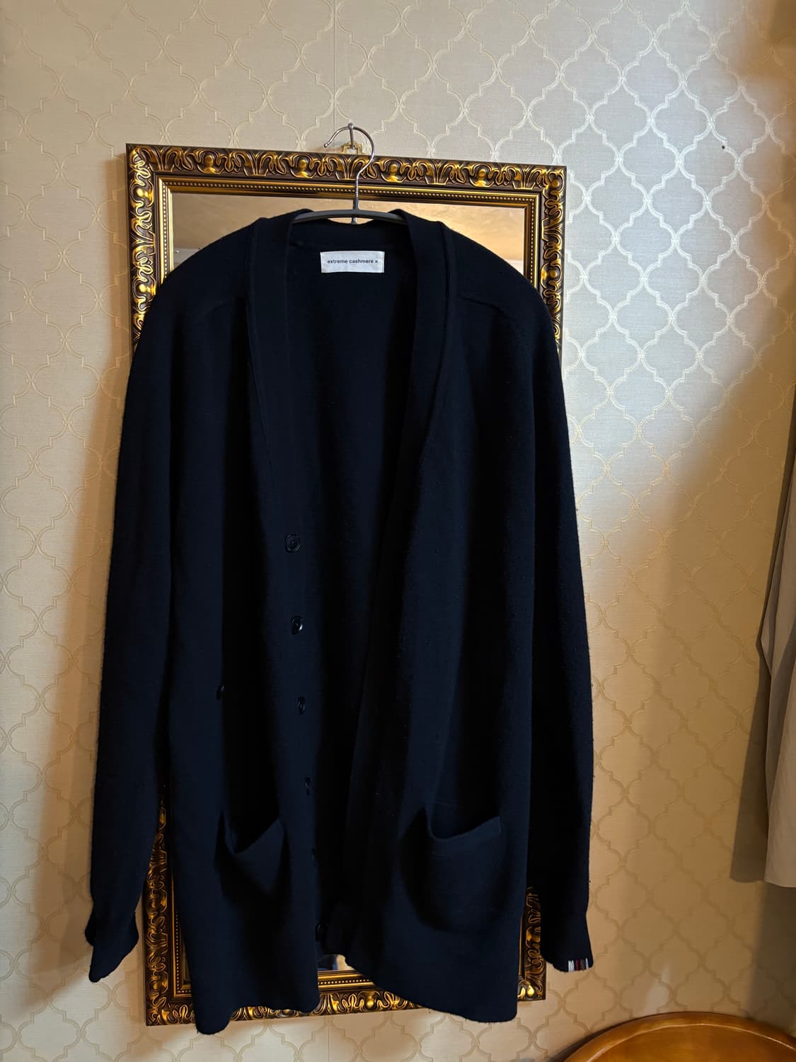 extreme cashmere raven cardigan 상품이미지2