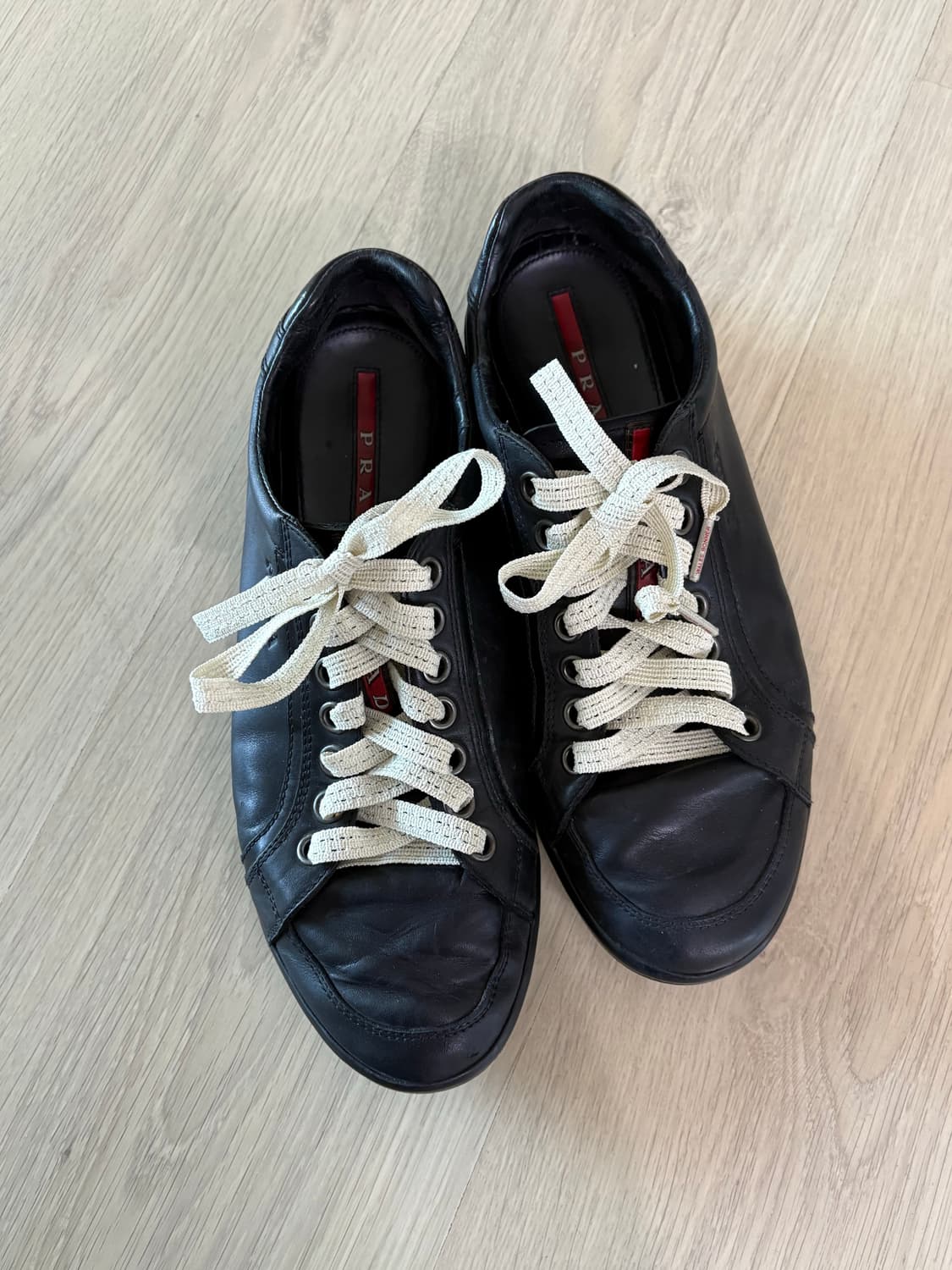 프라다 가죽 스니커즈 상품이미지2