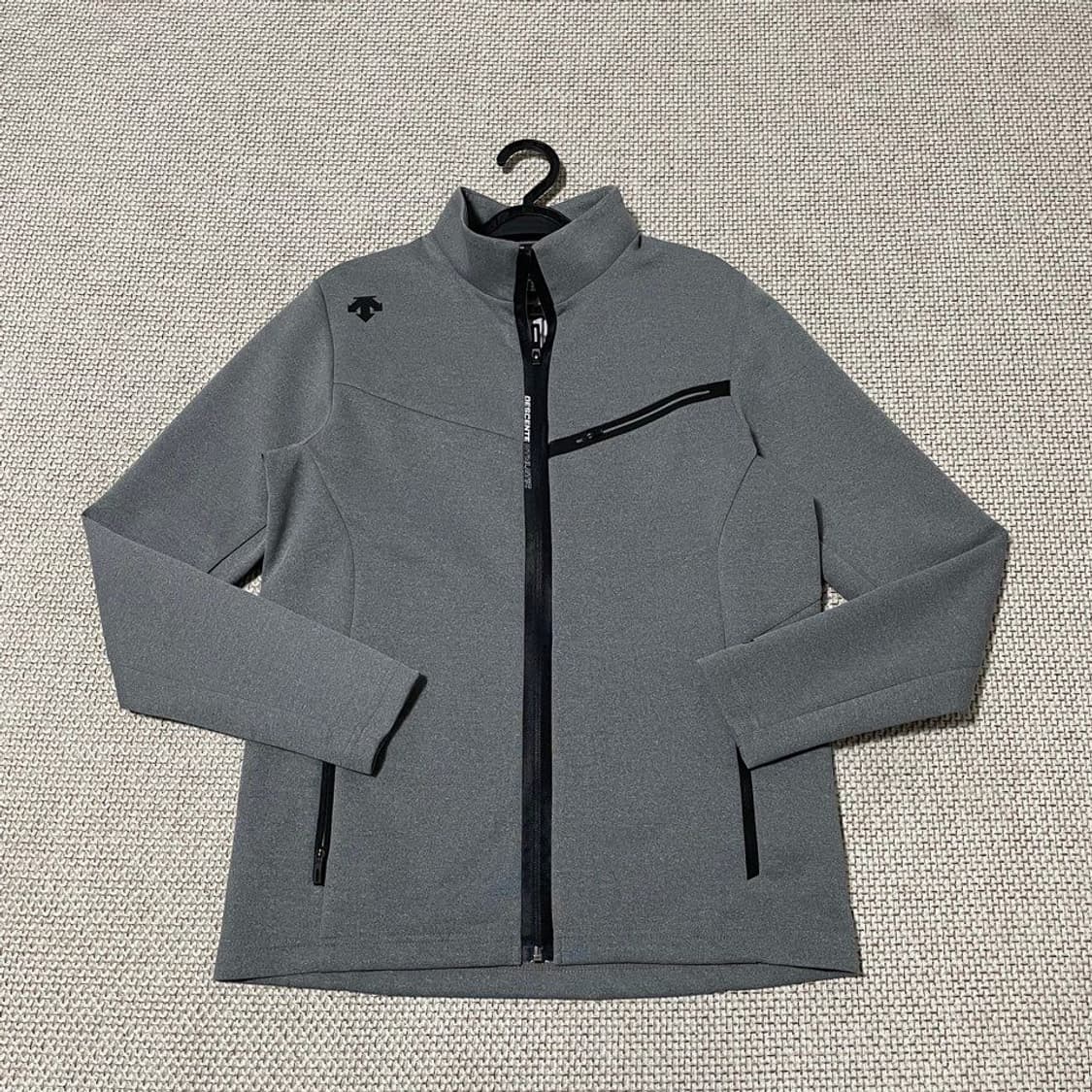 데상트  트레이닝  집업  6849 상품이미지1