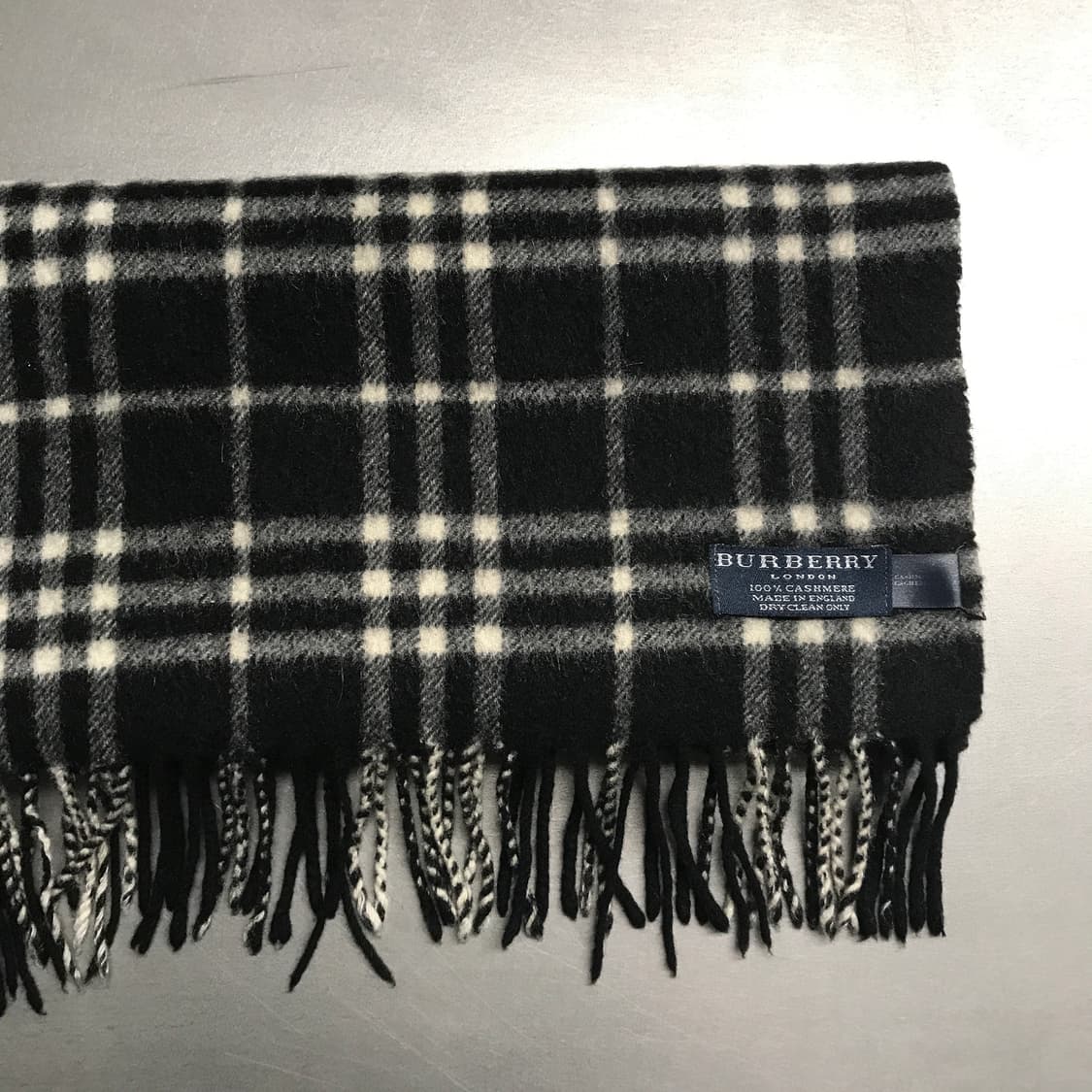 버버리 정품 캐시미어 머플러 블랙 상품이미지3
