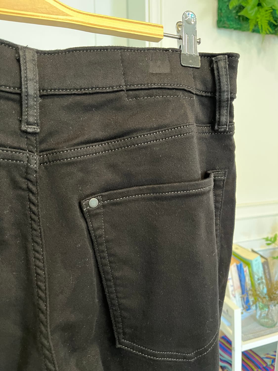 H&M 레귤러핏 블랙진 상품이미지4