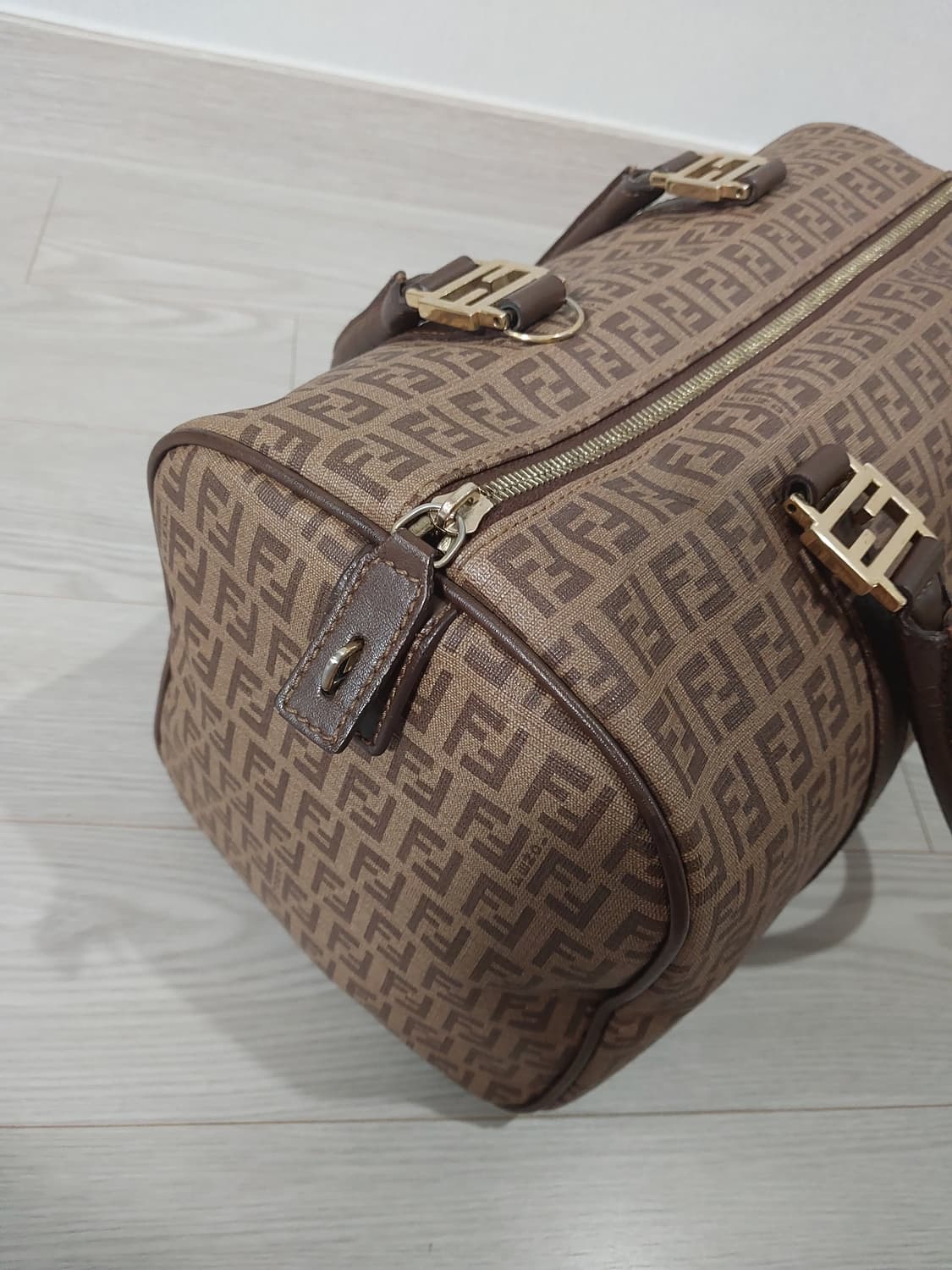 [정품] 펜디 FF 주카 보스턴 토트백 상품이미지4