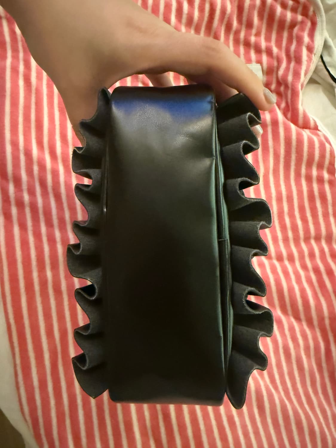 꼼데가르송 프릴백 상품이미지5
