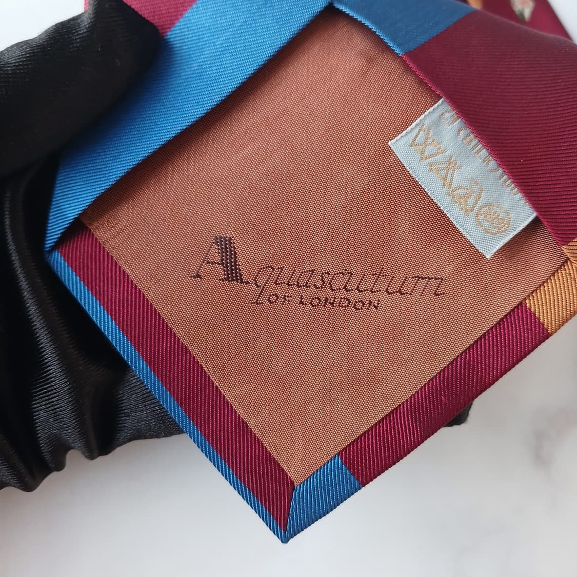 아쿠아스큐텀 와인 스트라이프 엠블럼 넥타이 9.5cm A등급 A19113 상품이미지7