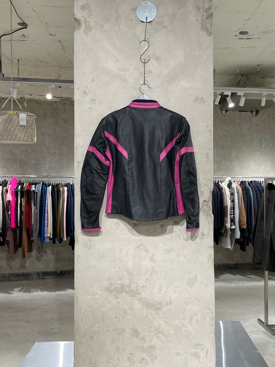 AGV 스포츠 블랙 핑크 파이핑 바이커 레더 자켓 상품이미지6