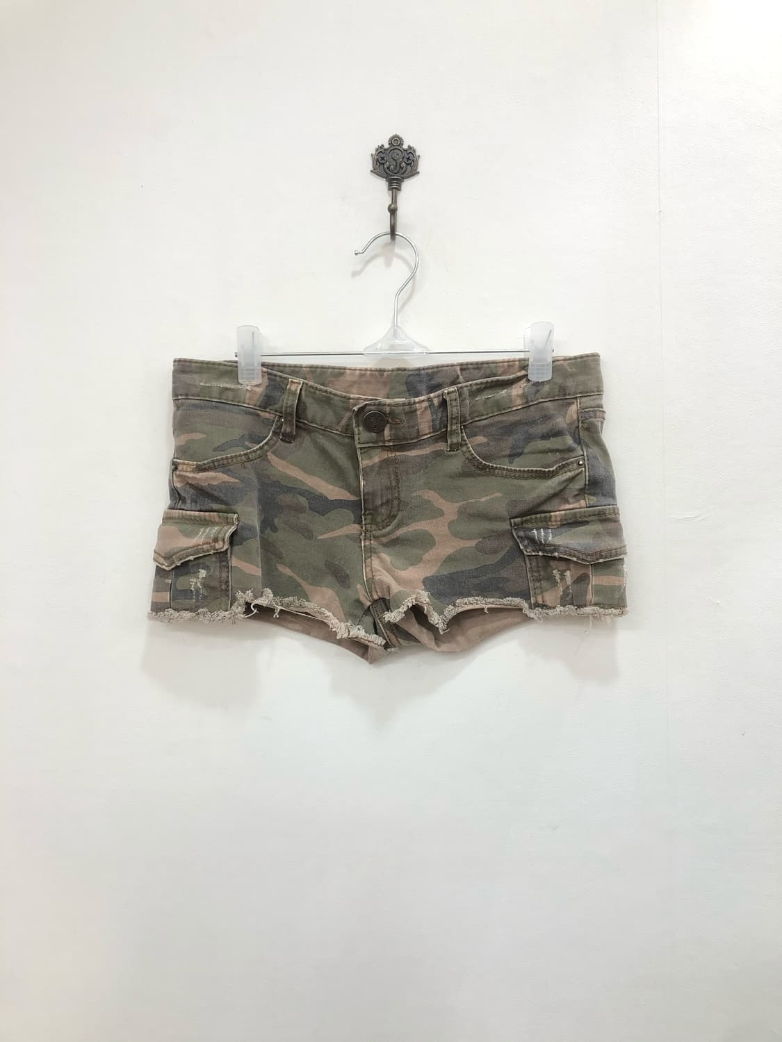damaged camo low rise shorts 상품이미지2