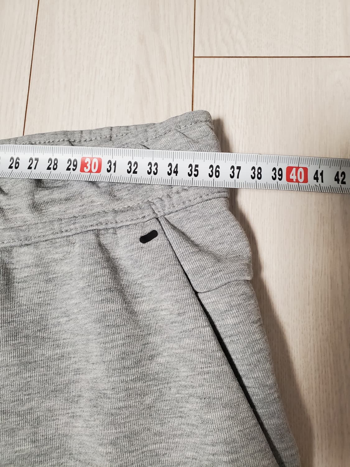 나이키 테크 플리스 조거 팬츠 CU4496-063 사시즈90 s

사용감 상품이미지2