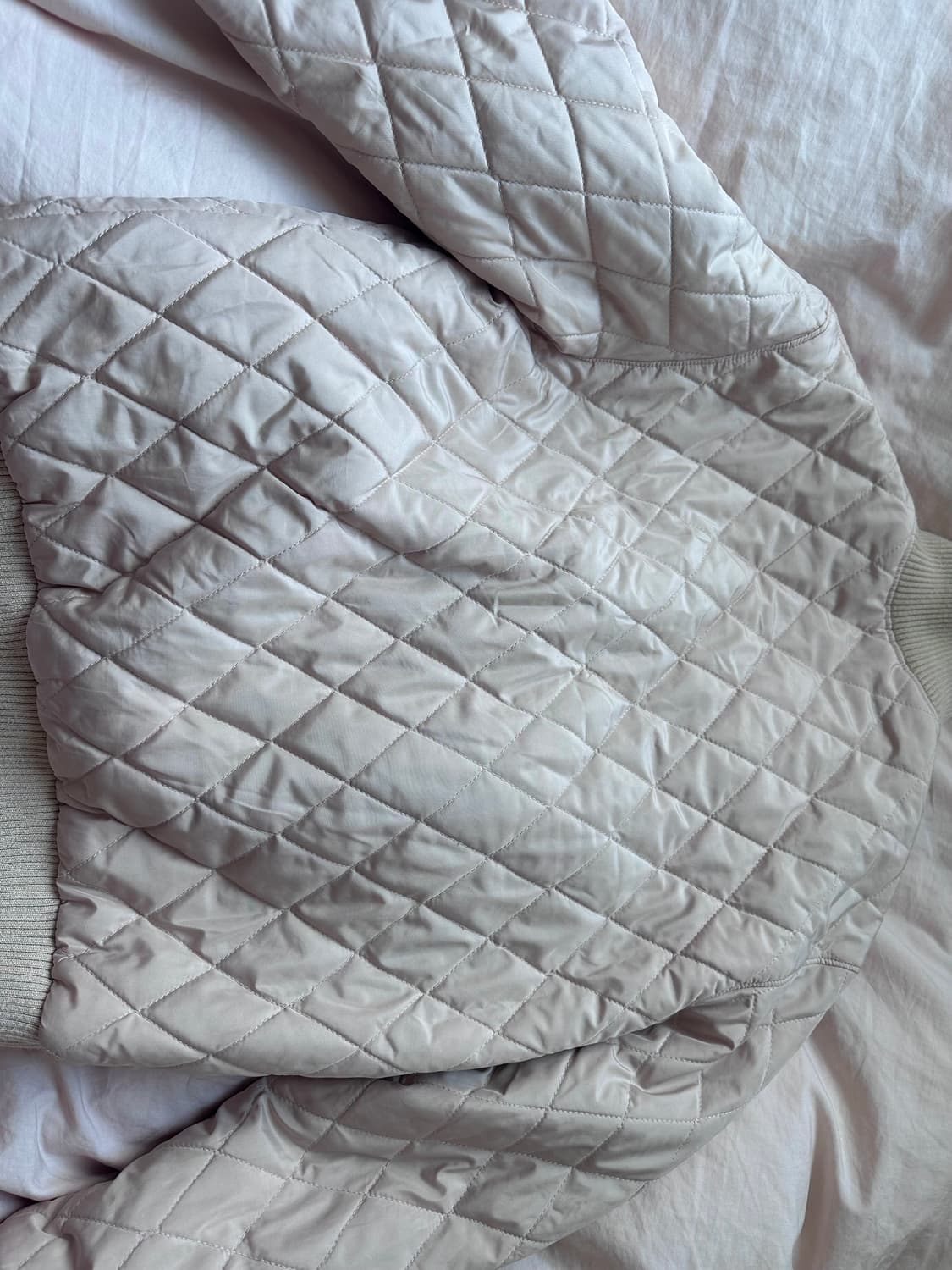 ‼️오늘특가‼️버버리 퀼팅 패팅 리버시블 아이보리M 급처 상품이미지4