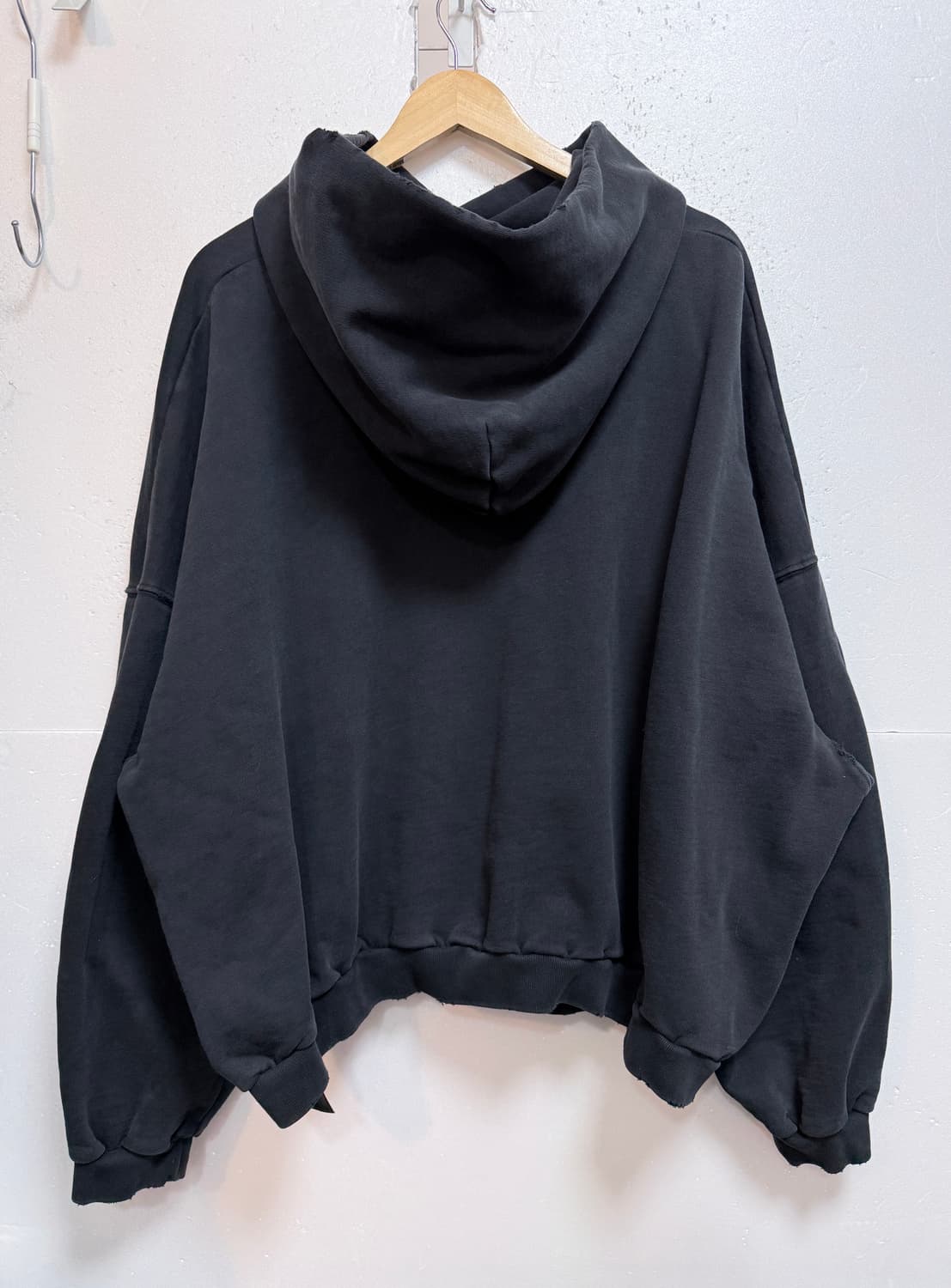 발렌시아가22 F/W Different애플 로고 후드티 일반판 2 상품이미지6