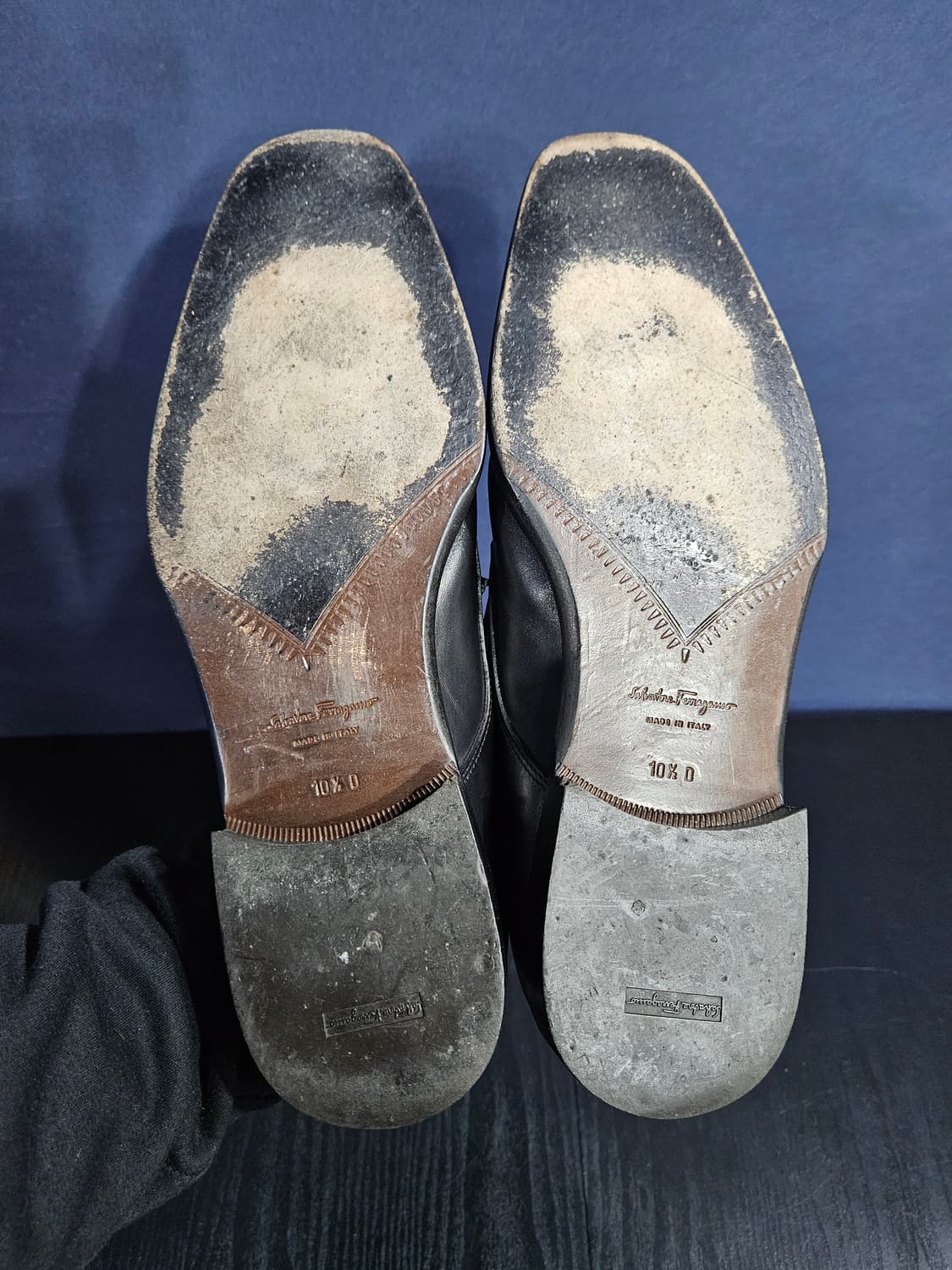 살바토레 페라가모 블랙 남성 10.5 로퍼  상품이미지9