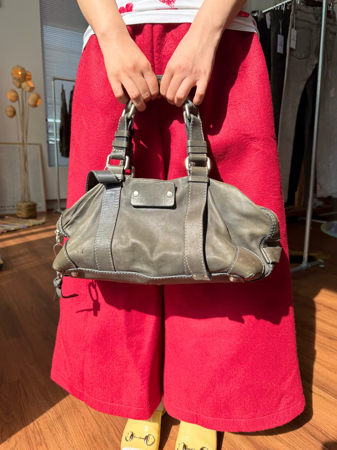 끌로에 빈티지 스터드 로고 토트백 상품이미지1