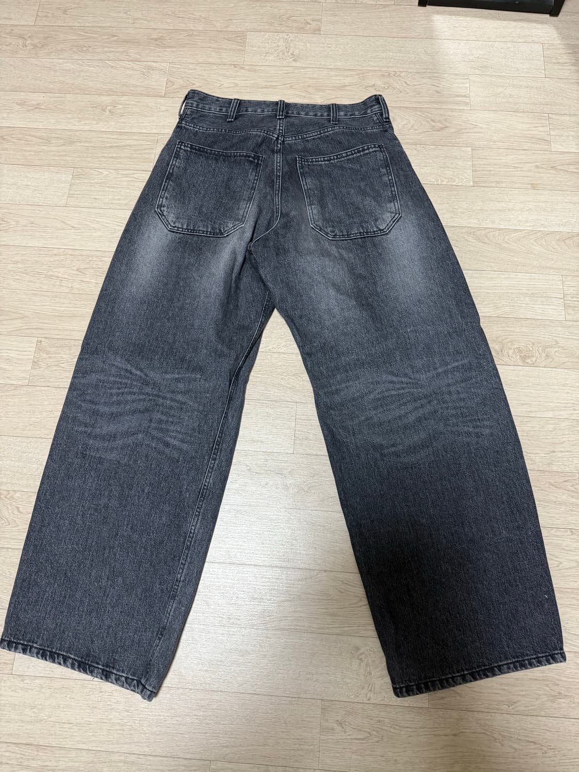 해칭룸  Wide Curve Jeans Washed Black (3m) 상품이미지3