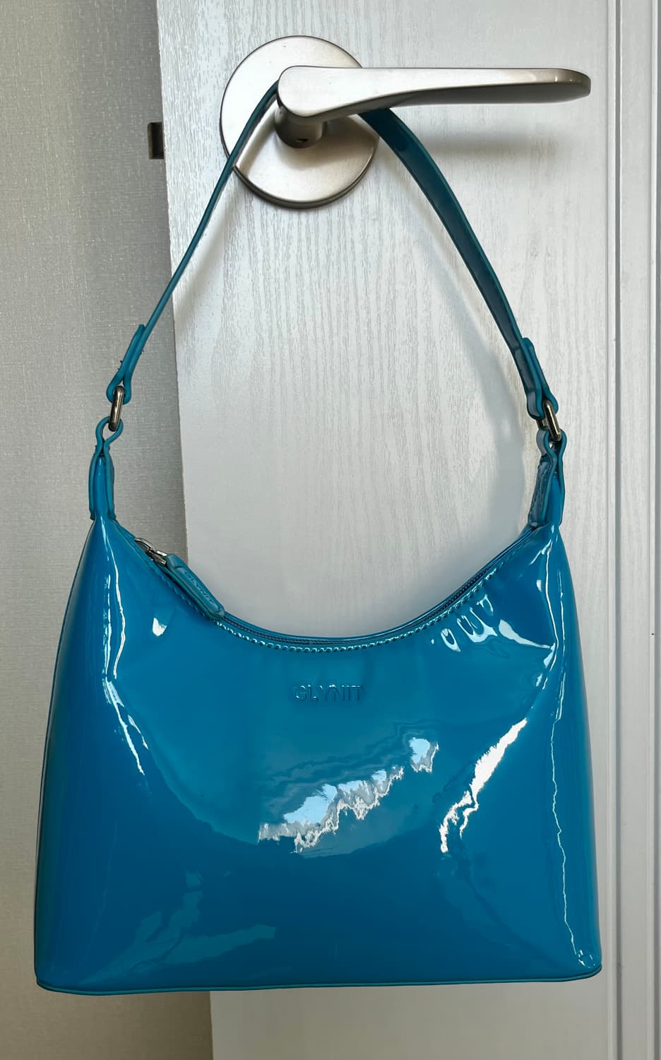 글리닛 에나멜 가방 블루 상품이미지1