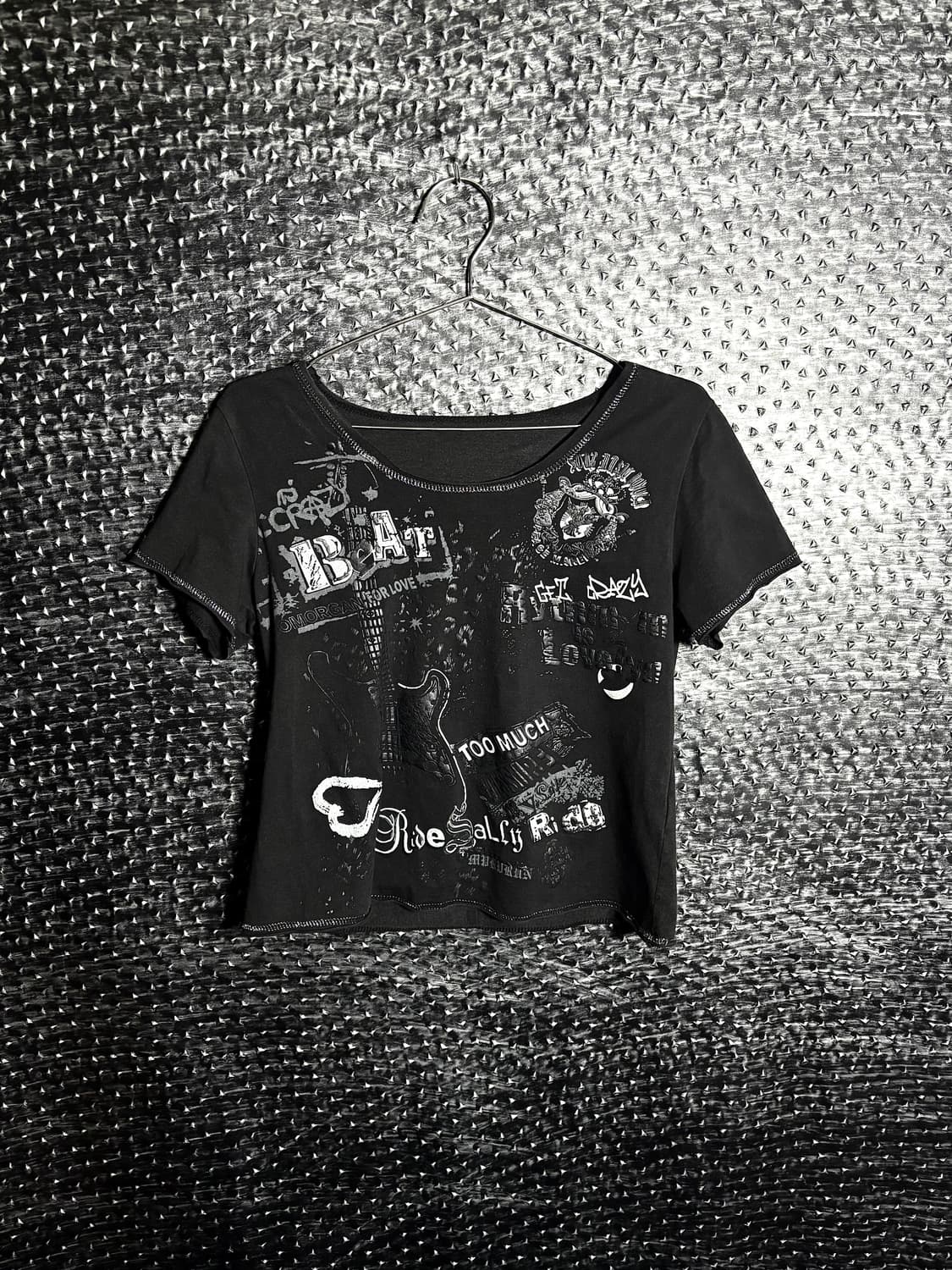 크롭 락 레터링 티셔츠 상품이미지1