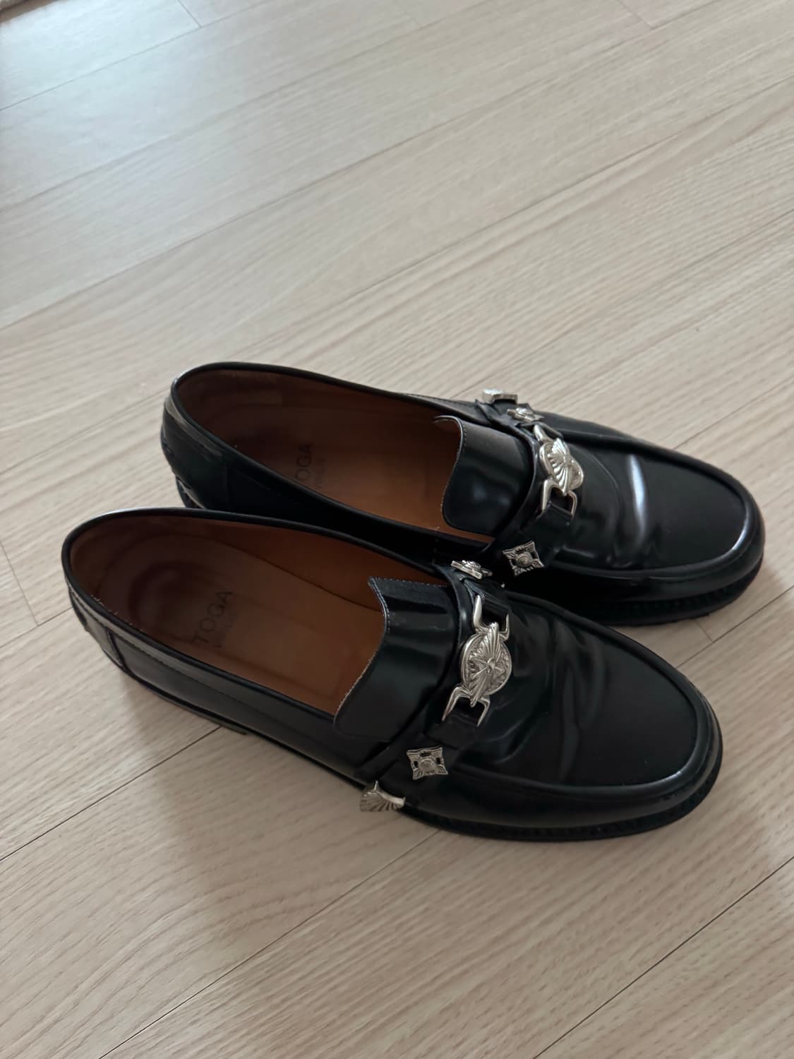 토가 퓰라 메탈 로퍼 42사이즈 상품이미지1