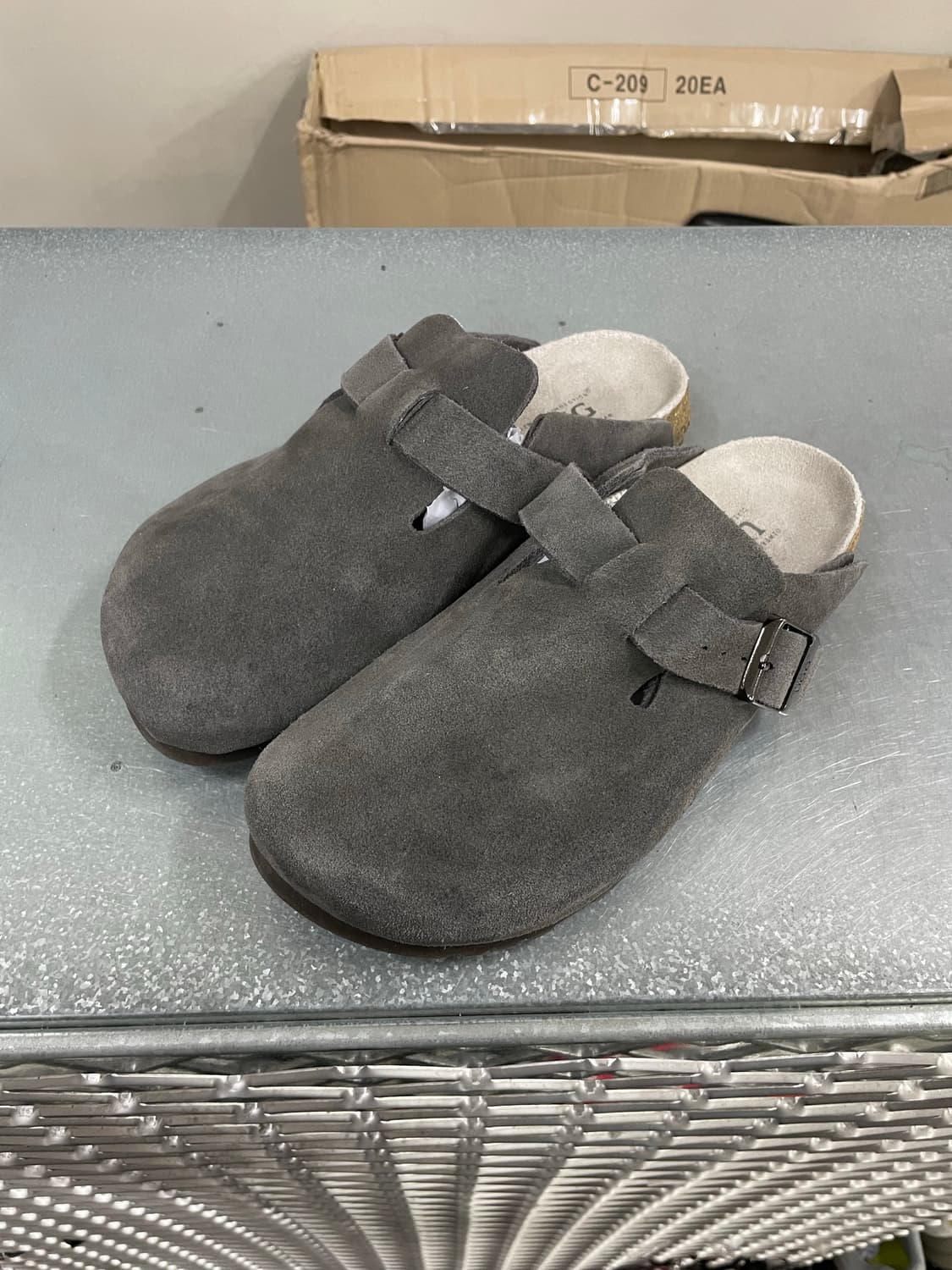 어그 스웨이드 클로그 270 상품이미지2