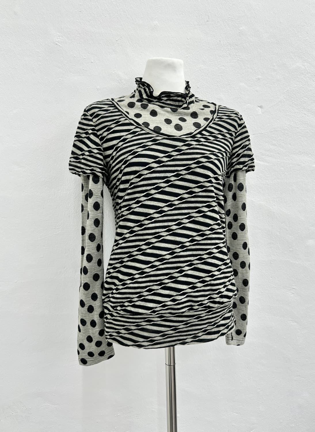 Vintage dot layered sleeve 상품이미지1