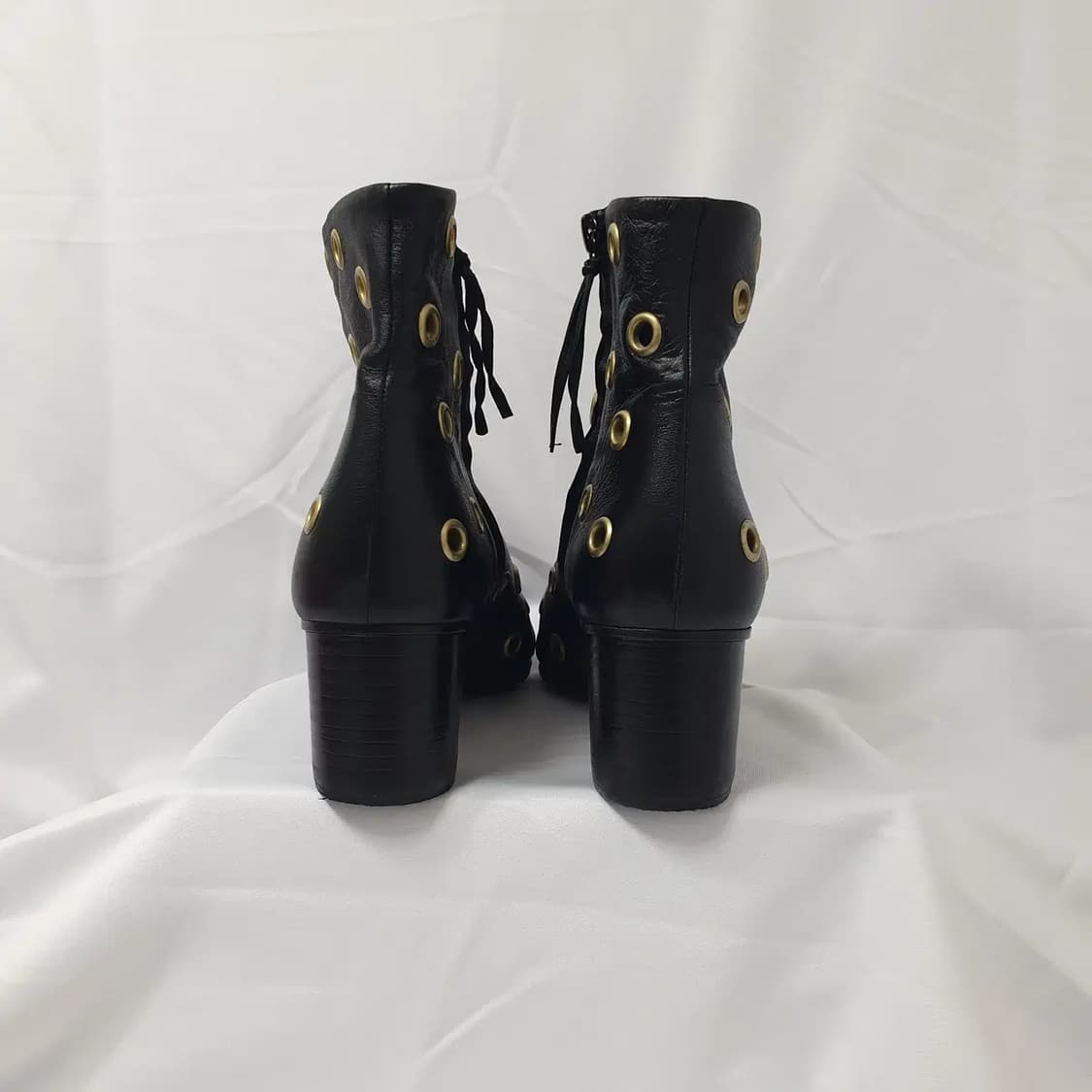 39/250 이자벨 마랑 다네이 아일릿 레더 앵클 부츠 상품이미지3