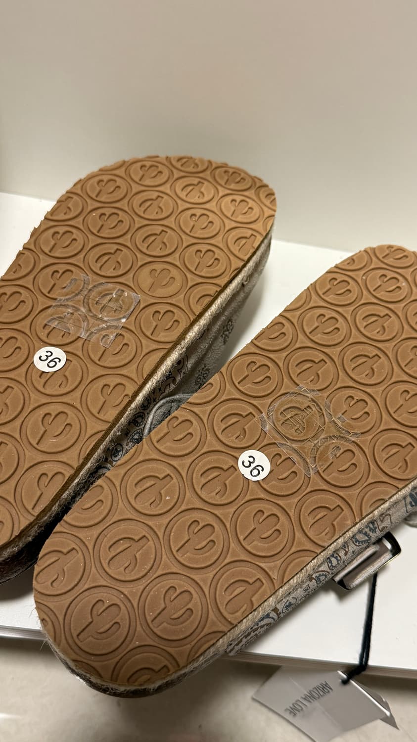 아리조나 러브 반다나 클로그 버진 샌드 36사이즈 상품이미지3