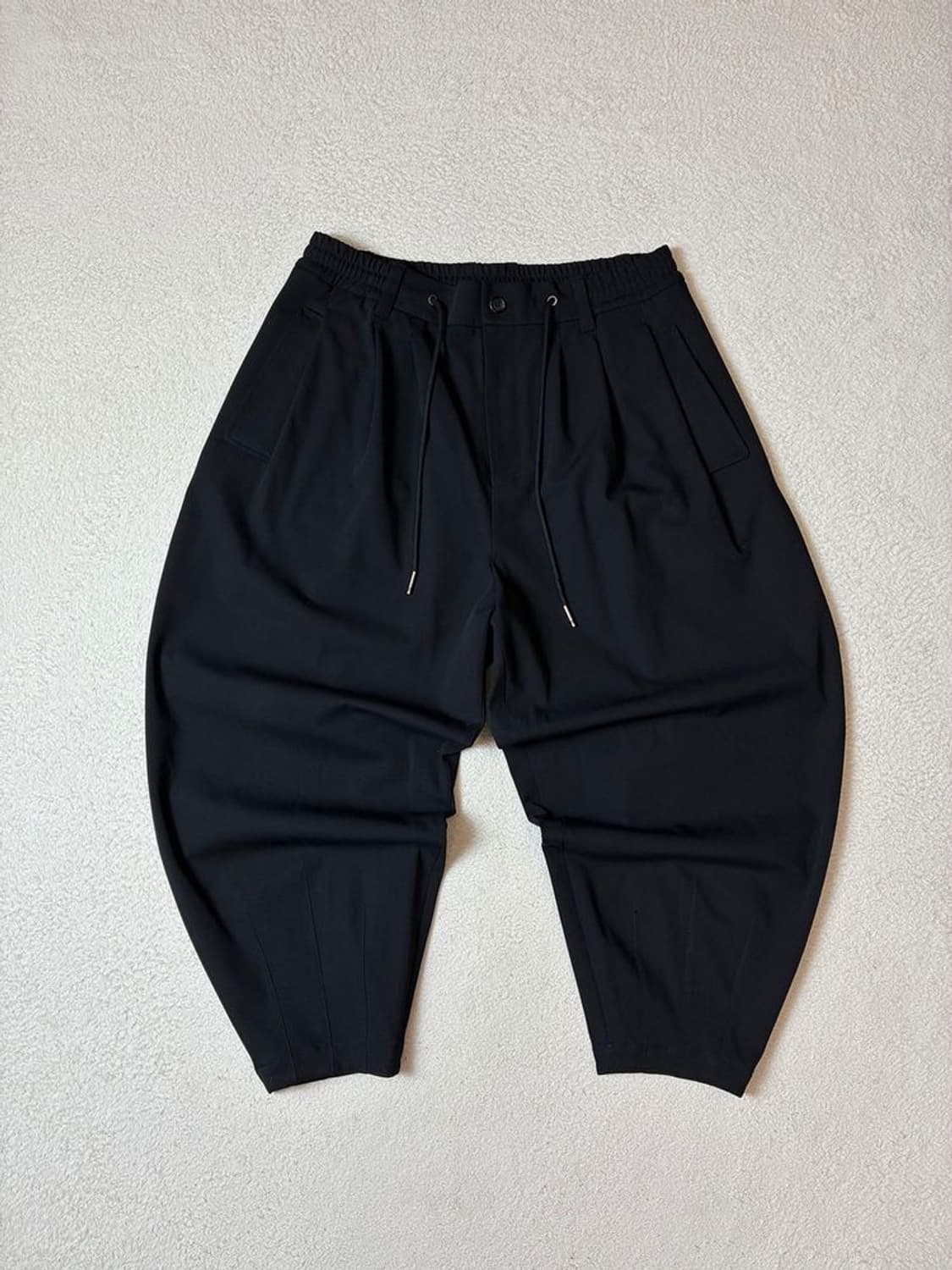 지오송지오 옴므 23ss 컬렉션 코쿤 벌룬 와이드 다트 팬츠 PN7143 상품이미지1