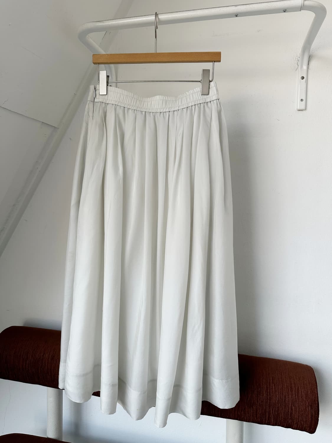 Cupro banded side tape loose skirt 상품이미지7