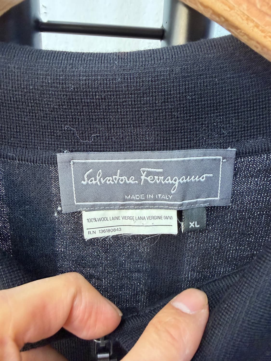 정품) 페라가모 남성 간치니 블랙 집업 니트 집업 XL 상품이미지6
