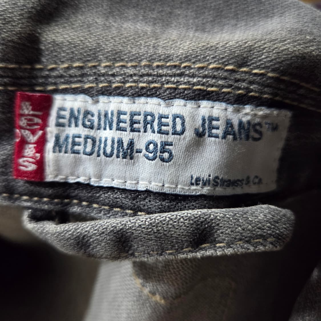 리바이스 엔지니어드 빈티지 흑청 데님 트러커 자켓 상품이미지4