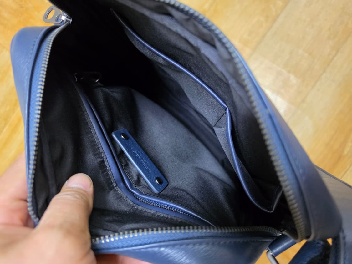 보테가크로스백  상품이미지5