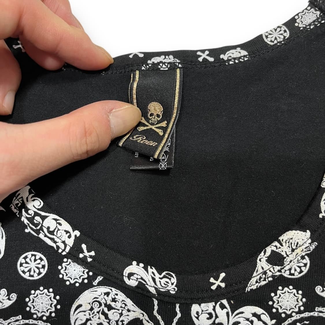 로엔 펑크 페이즐리 스컬 패턴 슬림 티셔츠 상품이미지4