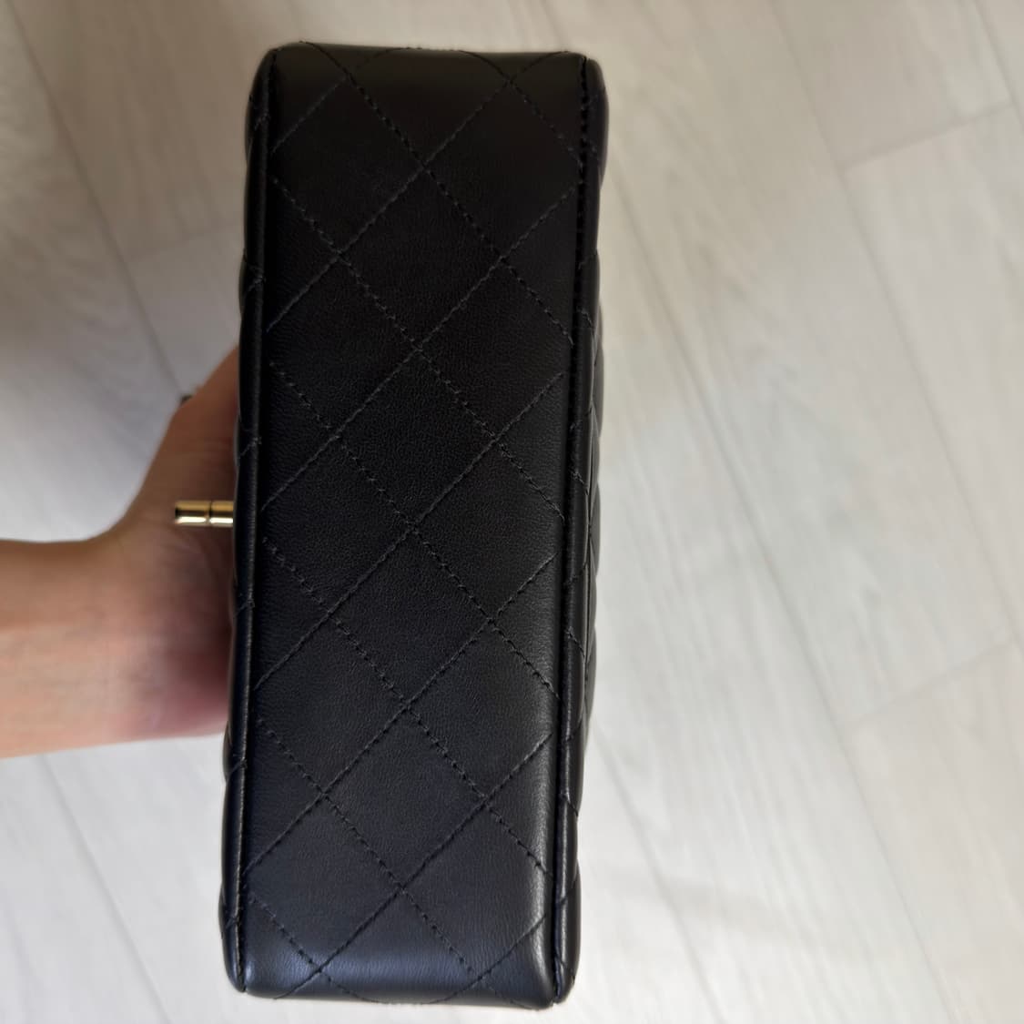 샤넬 뉴미니 플랩백  블랙 상품이미지5