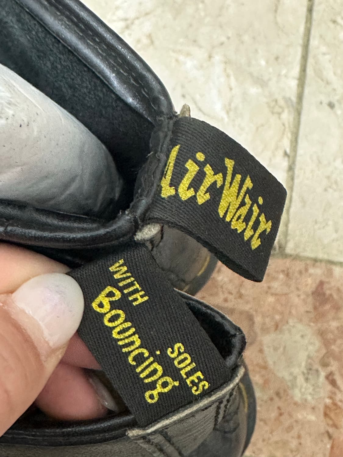 닥터마틴 8홀 230-235 상품이미지3