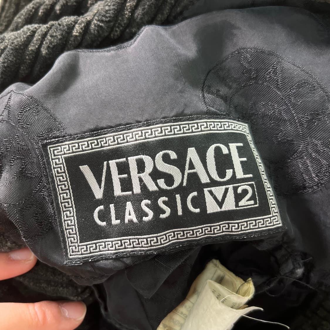 105 베르사체 00s 코듀로이 벨벳 챠콜 셔츠자켓   상품이미지4
