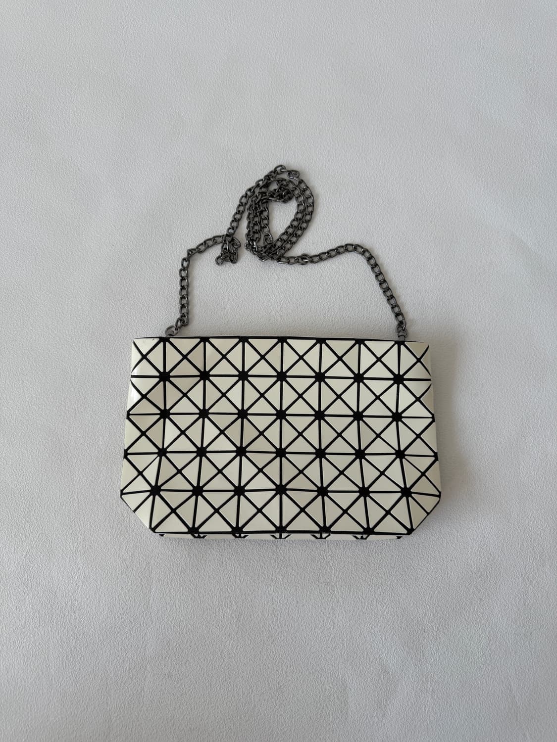 이세미야케(ISSEY MIYAKE) BAOBAO 체인숄더백(크로스 가능) 상품이미지1