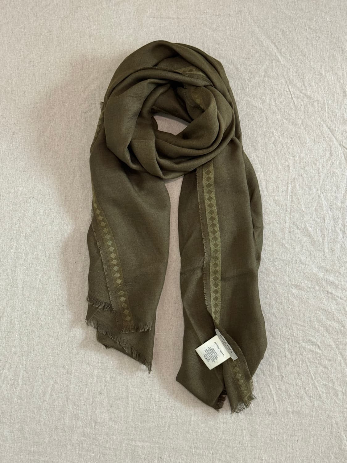 보테가베네타 캐시미어 실크 카키 머플러 상품이미지1