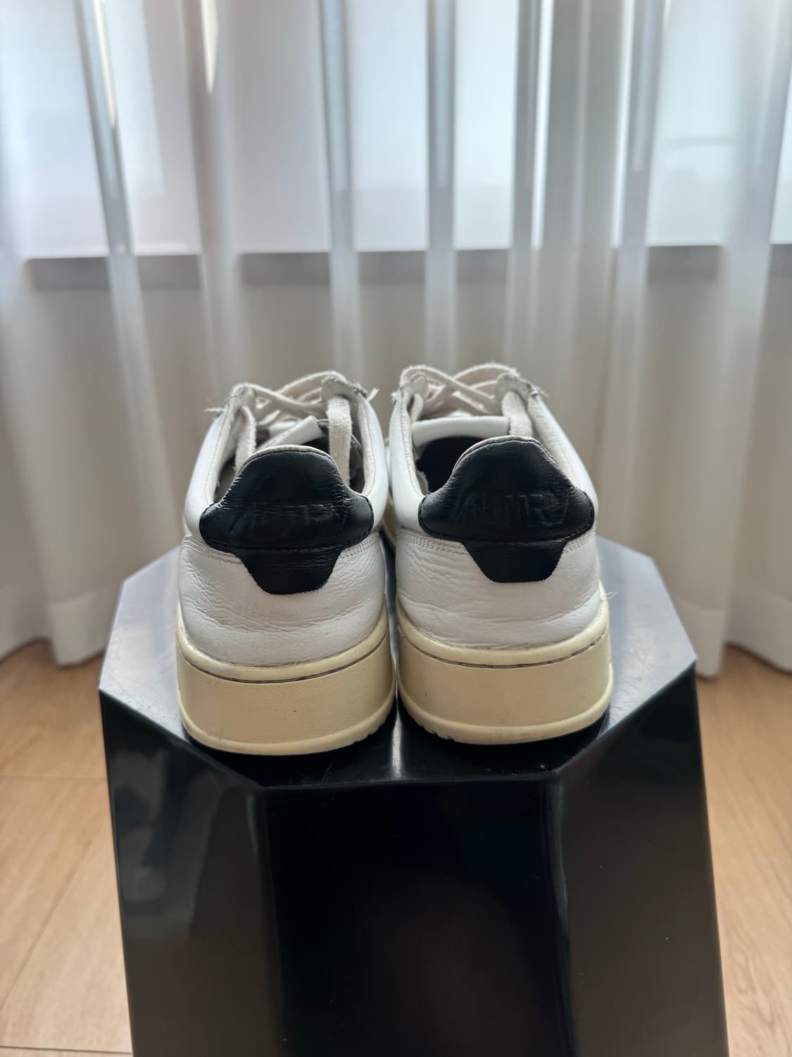 (촬영소품) 280 오트리 메달리스트 화이트 블랙힐탭 상품이미지6