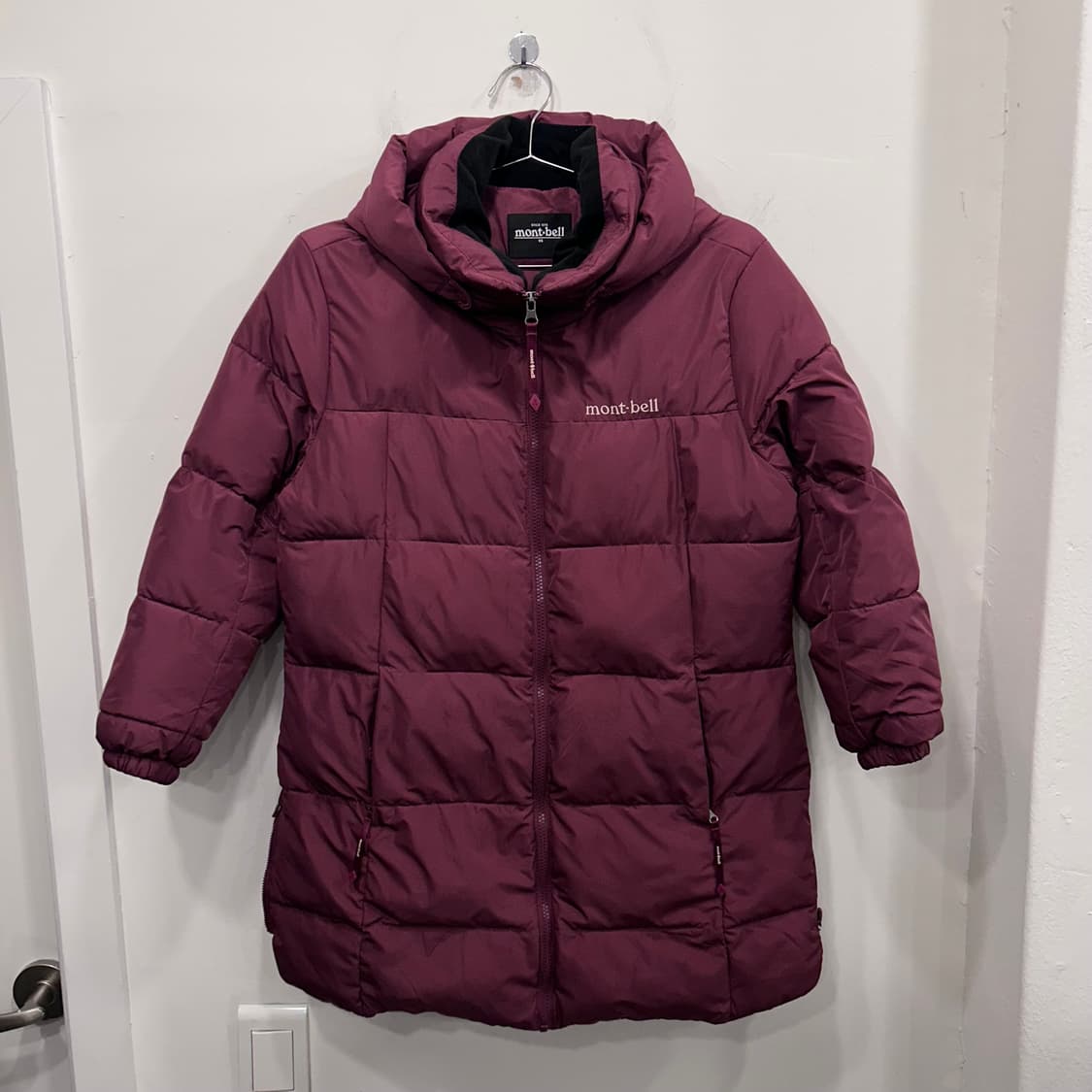 몽벨 스몰로고 터프다운 후드 하프 롱패딩 상품이미지2