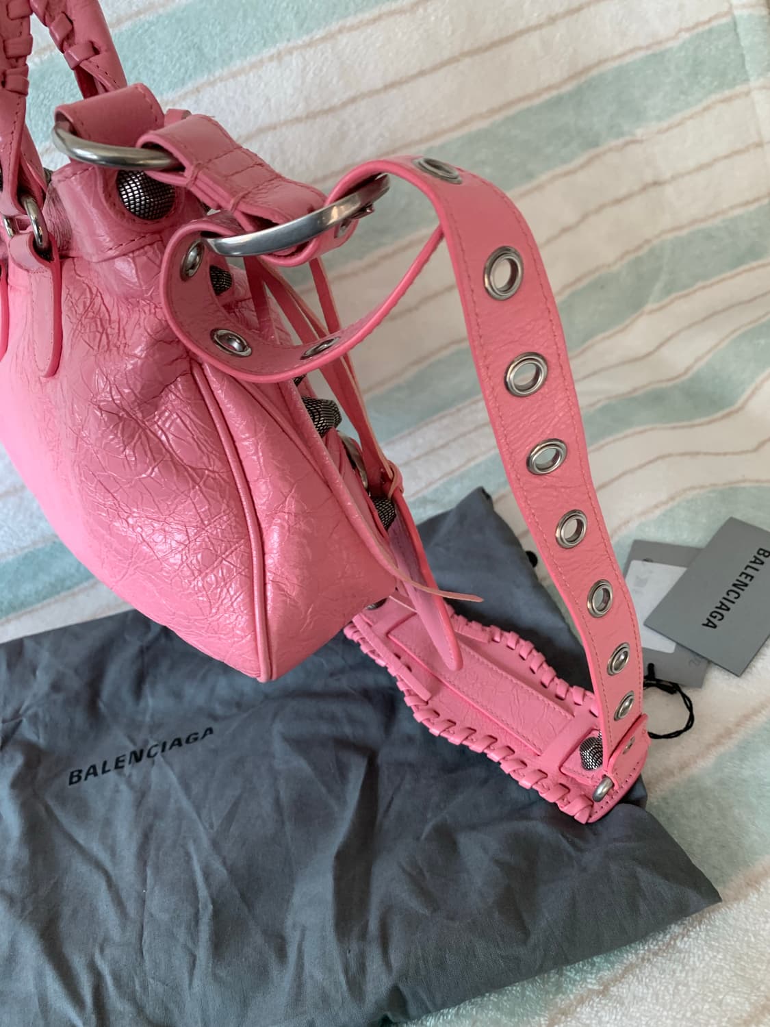 발렌시아가 모터백 네오카골 미디움  상품이미지10