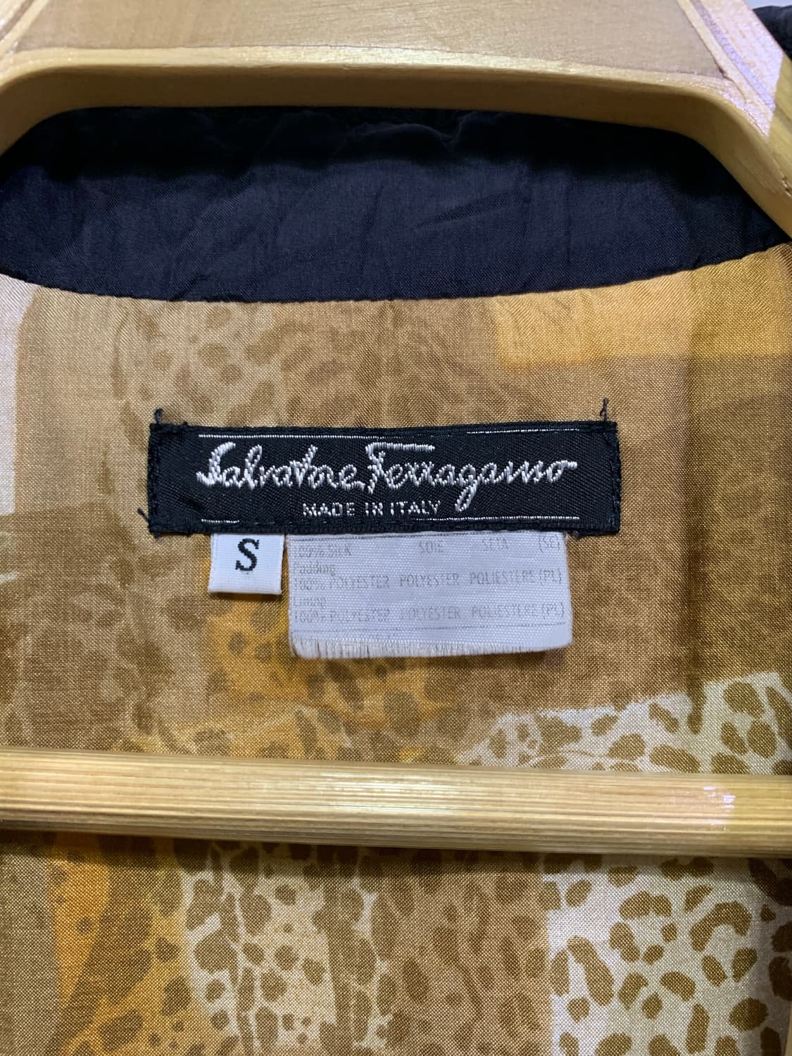 페레가모 퀄팅자켓 판매합니다 상품이미지5