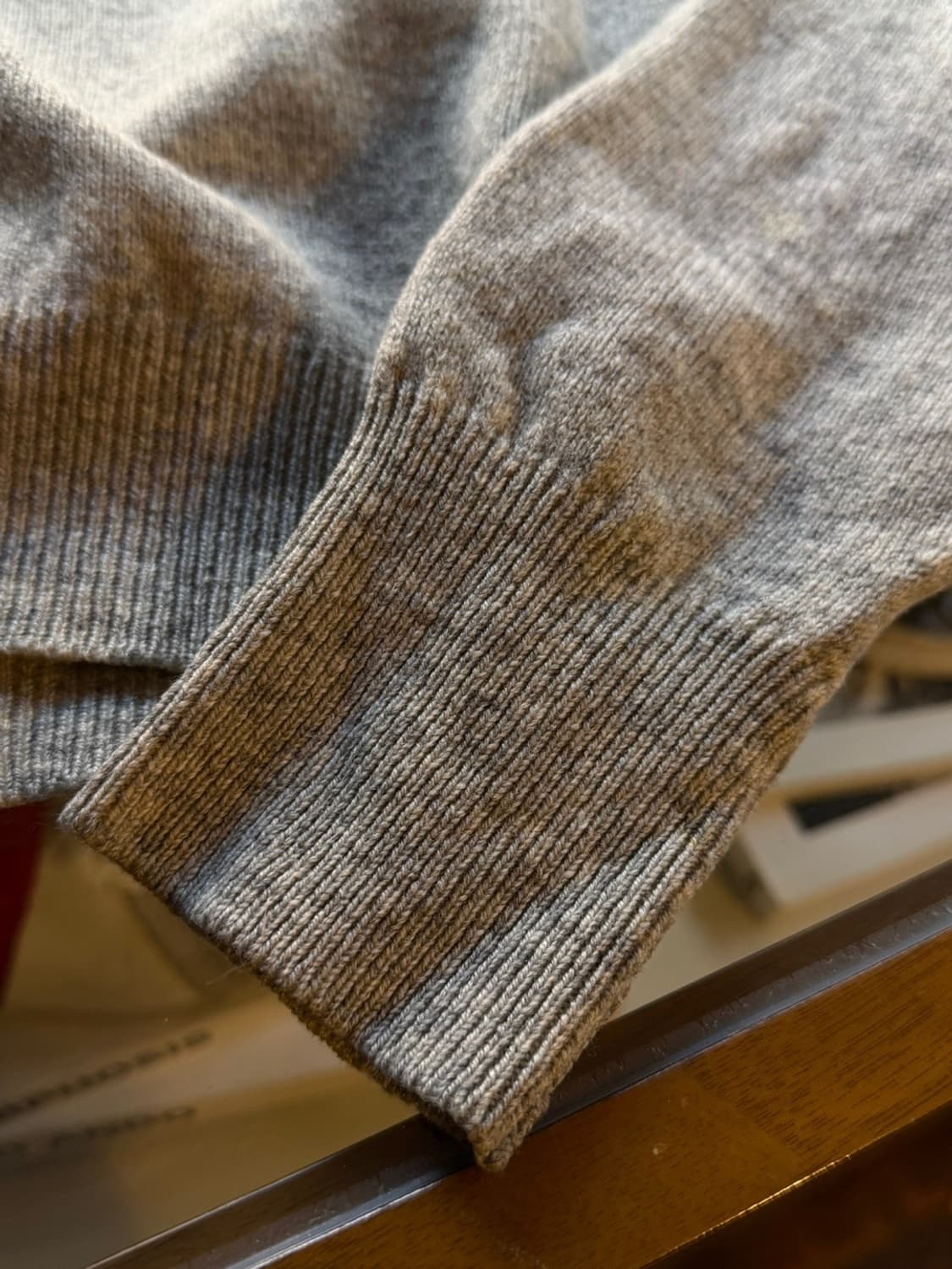 버버리 스코티쉬 브이넥 니트 105 상품이미지10