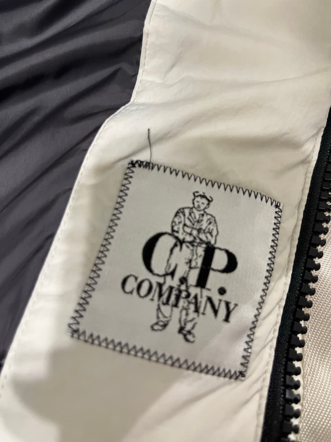 CP컴퍼니 덕다운 베스트 상품이미지5