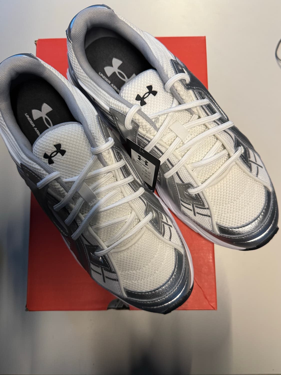 언더아머 UA SOLA 270 상품이미지1